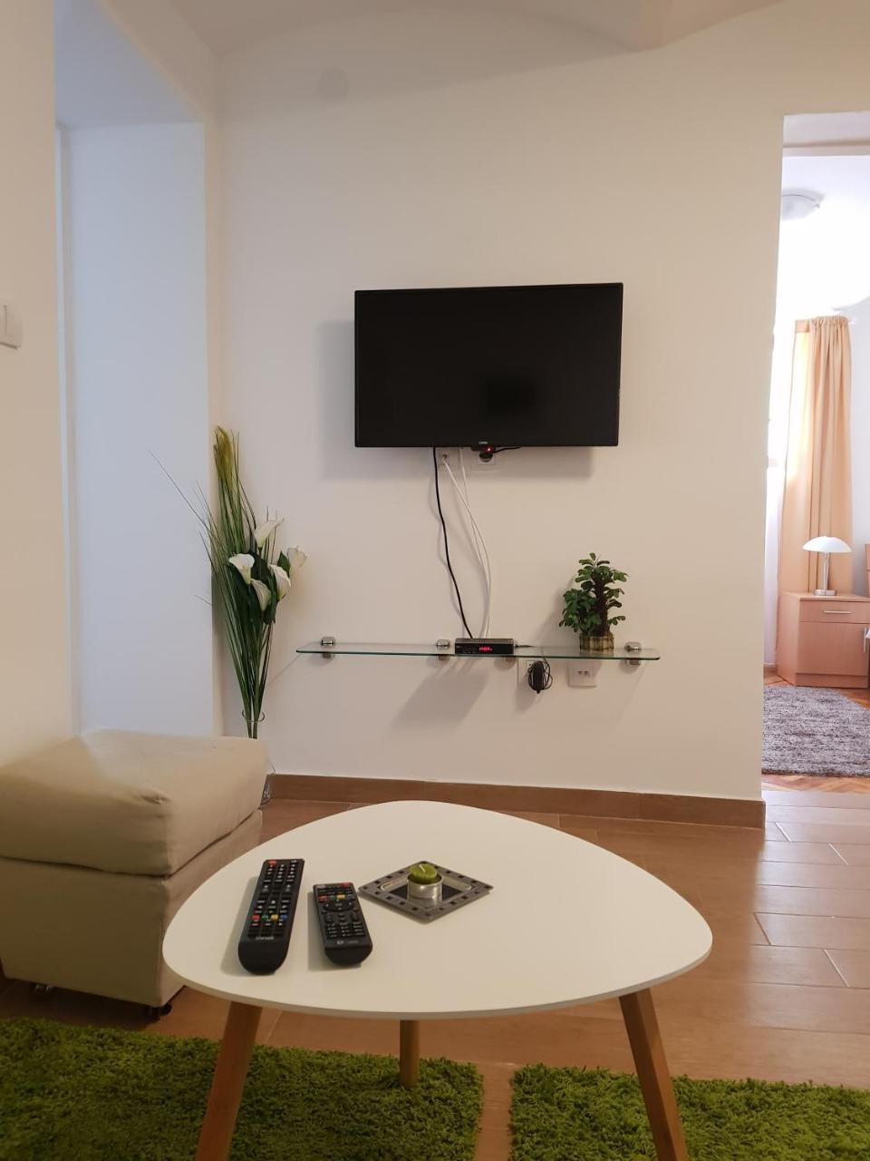 Inter Apartment Belgrade With Free Parking 외부 사진